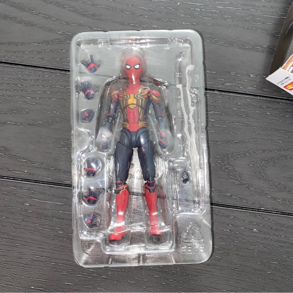 S.H.Figuarts Spider-Man Action Figure No Way Home Upgraded Suit - Picture 3 of 3